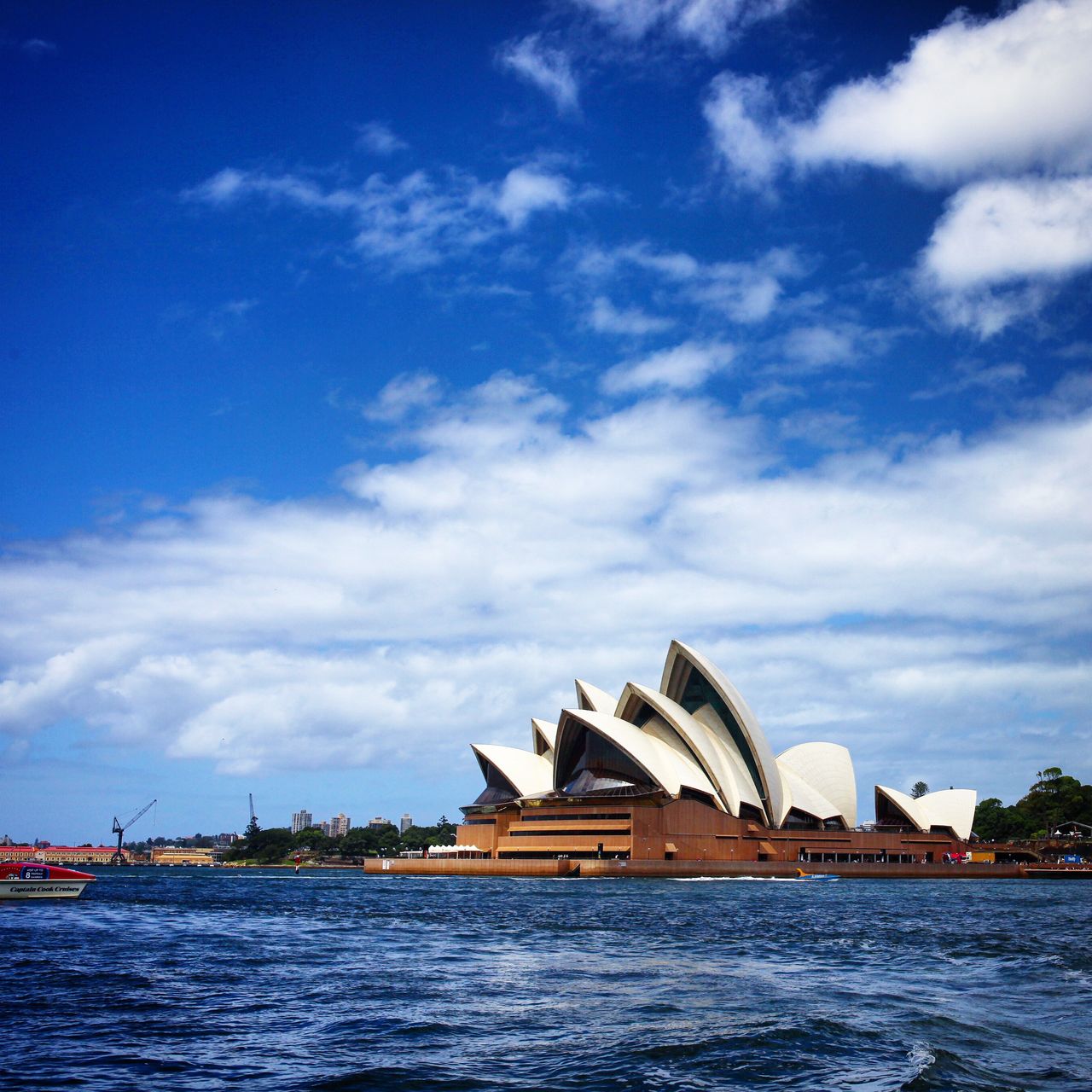 从海上远眺歌剧院