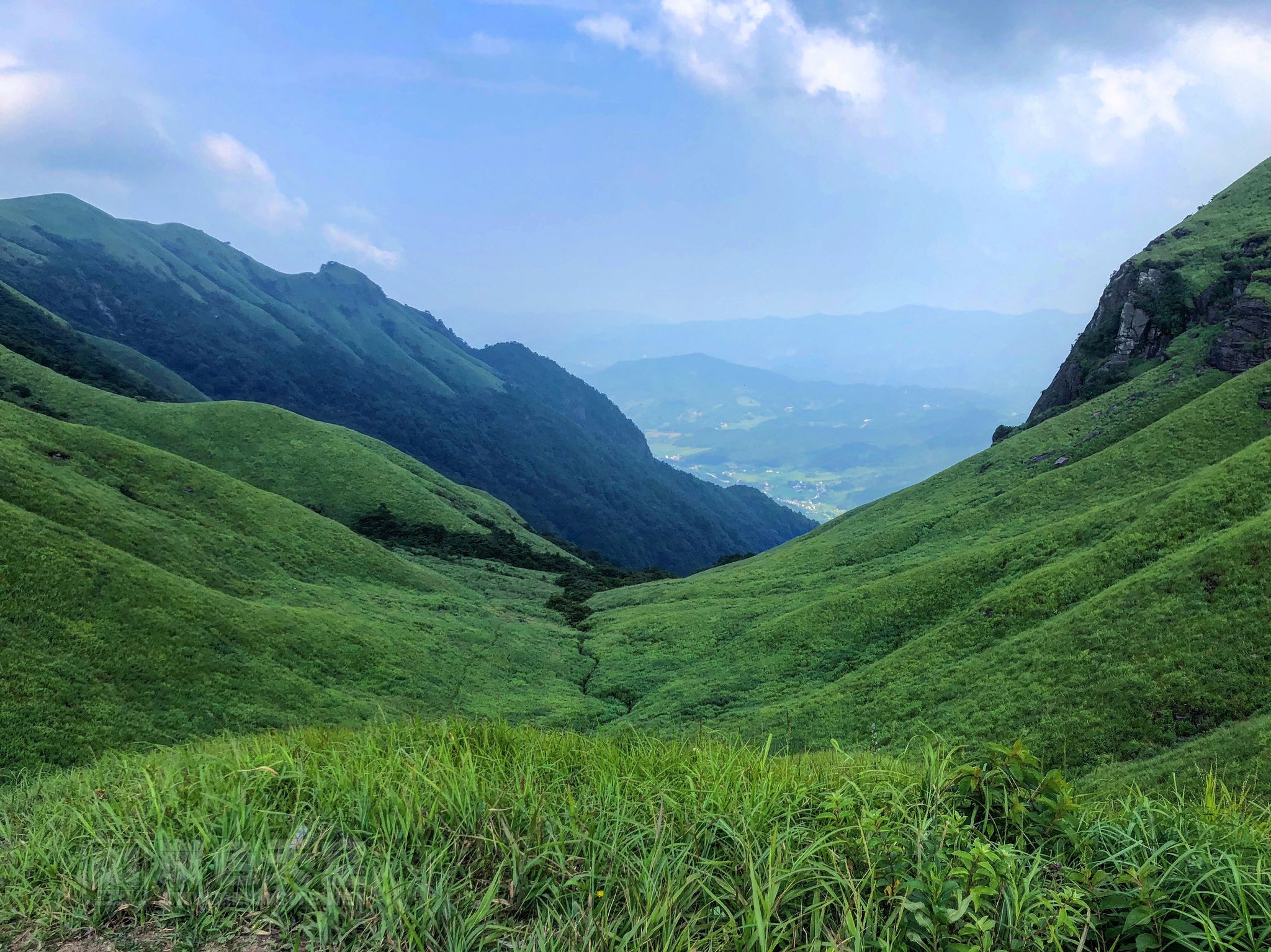 远处的城镇应该就是萍乡了，今晚就要从那坐高铁回家