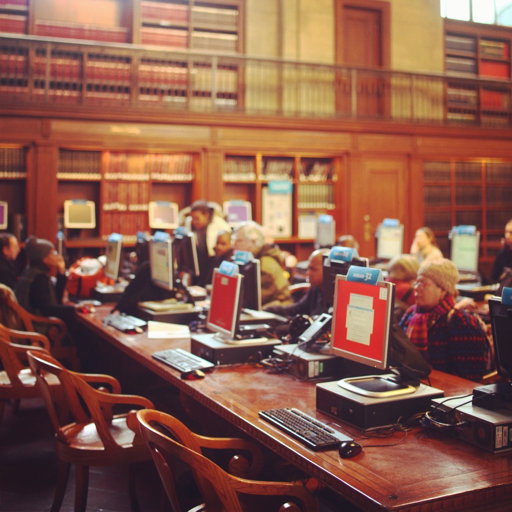 图书馆的电子阅览室