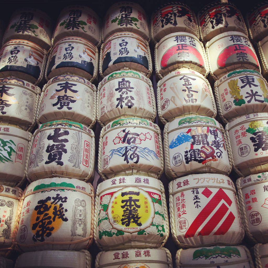 还有这堆大大的酒桶