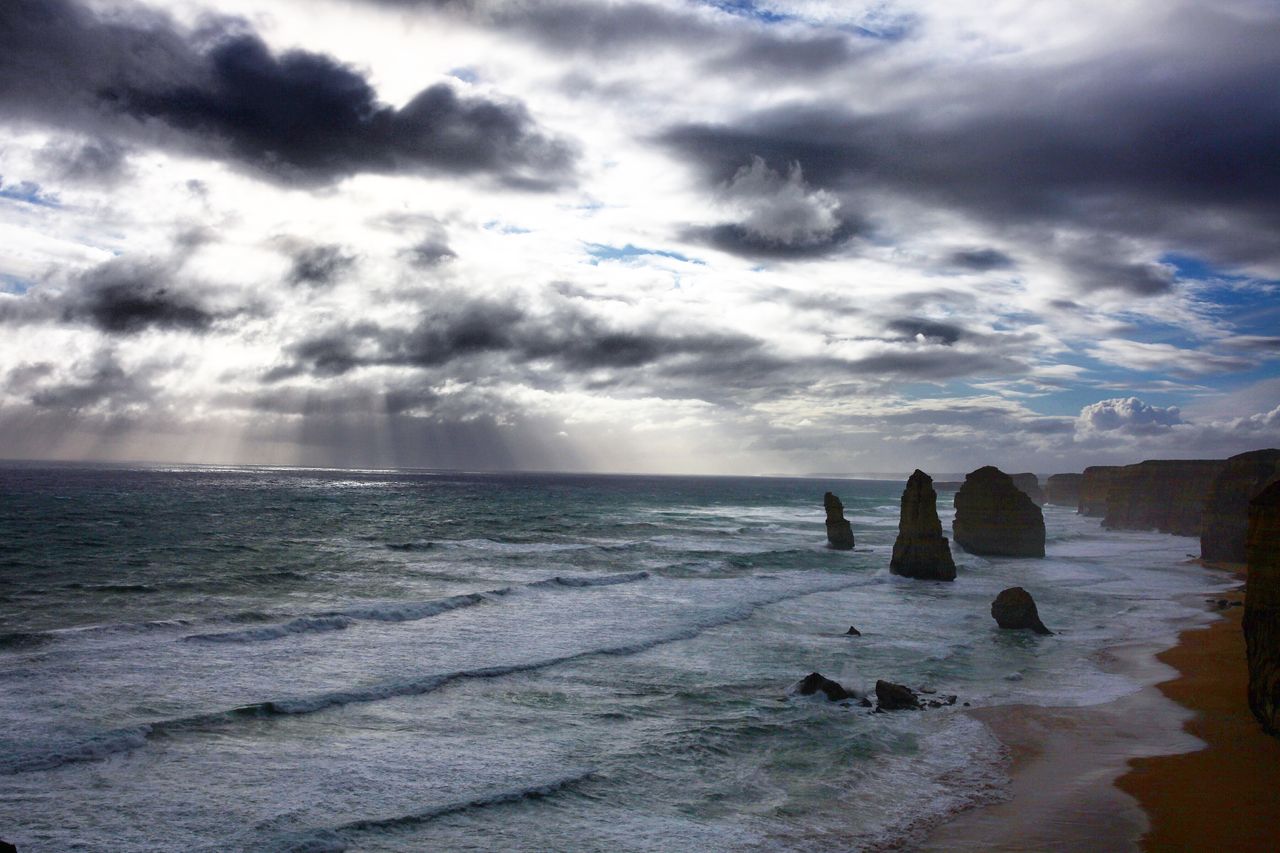 风雨过后,平静的海,灿烂的阳光