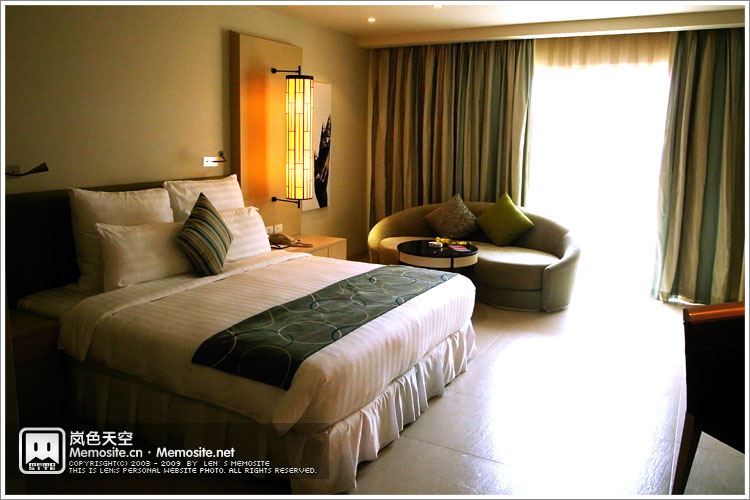 这是我们在芭东(Patong)订的 Millennium Resort Patong Phuket 五星级酒店