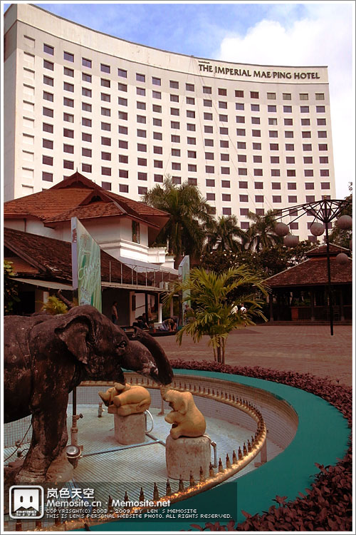 宾馆的名称叫 The Imperial Mae Ping Hotel ,是当年邓丽君在清迈下榻的地方,感觉确实有些年代了