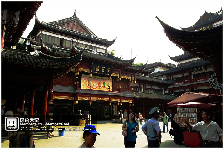 错开了旅游团旅游时段,所以人不算很多