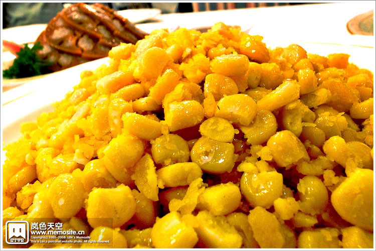 由于用餐人数不多，所以也点不了几个菜，这个是金沙玉米