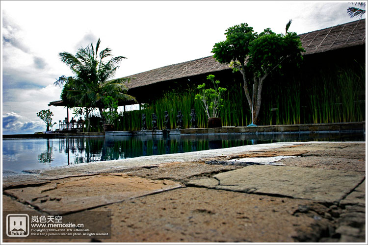 换个角度看茶馆，据说之前是贵族的会所，平民禁入的呢