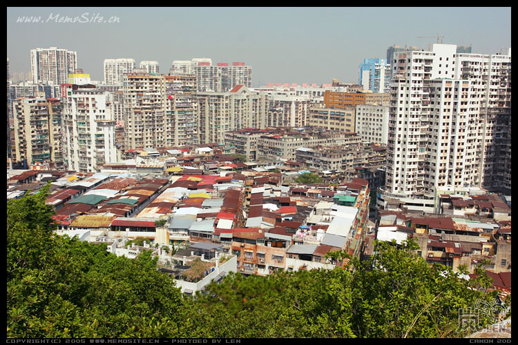 从望夏炮台上远眺的城区