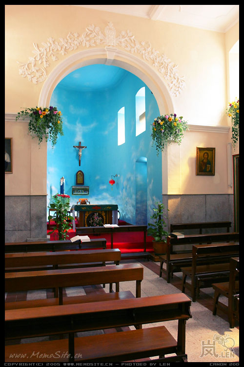 路环圣方济各圣堂·Chapel of St. Francis Xavier路环圣方济各圣堂建于1928年,这座小教堂的建筑形式类似澳门一般教堂的巴罗克式建筑。