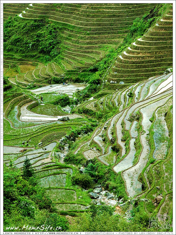 慢慢地,我们渐渐的接近目的地。