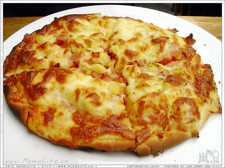 西街上经典的pizza,基本上西街的酒吧都有pizza提供,这个只是其中的一只而已。价格还算公道。