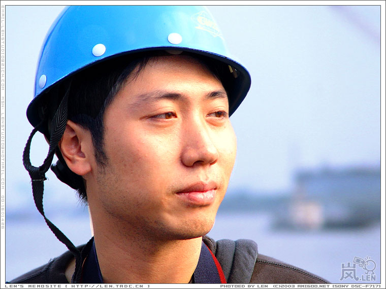 跟住，咔咔，就係传说中的Rou啦，诚恳敦厚的南下民工，用双手打造梦中的诺亚方舟大家留意一下rou那深邃的眼神，真喺意味深长啊～～～～人间岁月唏嘘～～～～