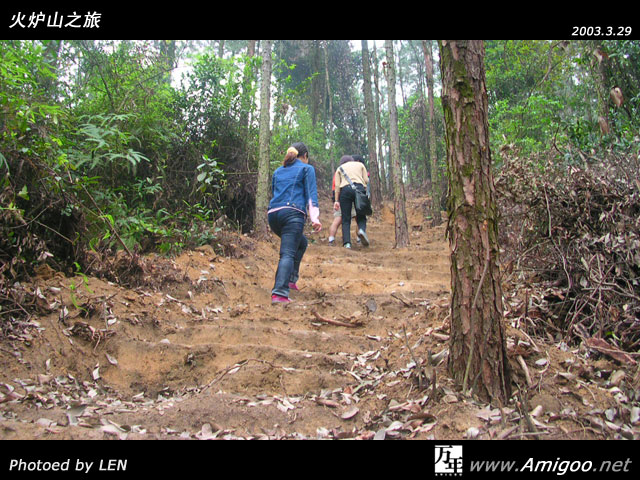 上山中，幸亏不用从这条路下山，不然准吓个半死～