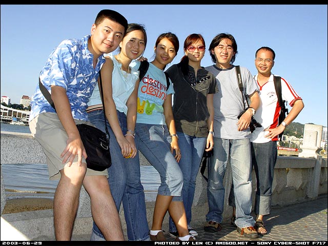 体现出鼓浪屿环保岛的特色,就连救护车也是绿色环保的电瓶车,连警车也是,不过可惜没捕捉到